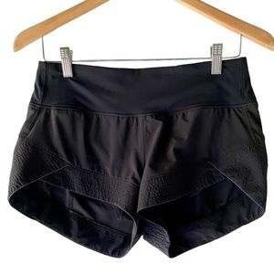 LULULEMON Motionful Shorts in Black Size 6